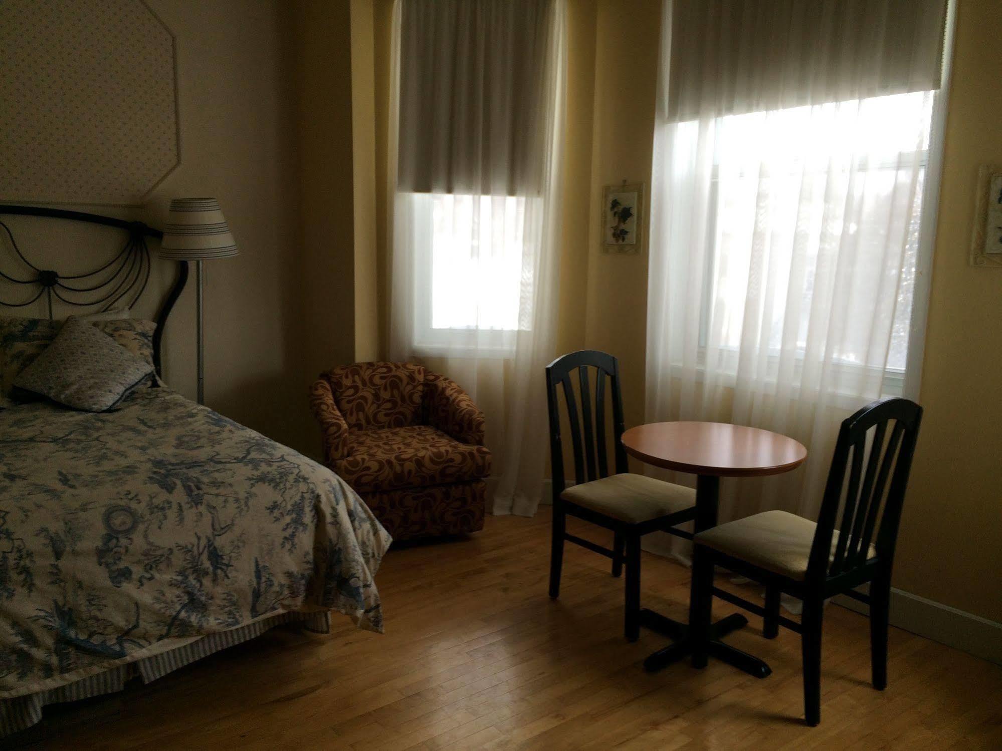 Auberge מונטהבלו מראה חיצוני תמונה